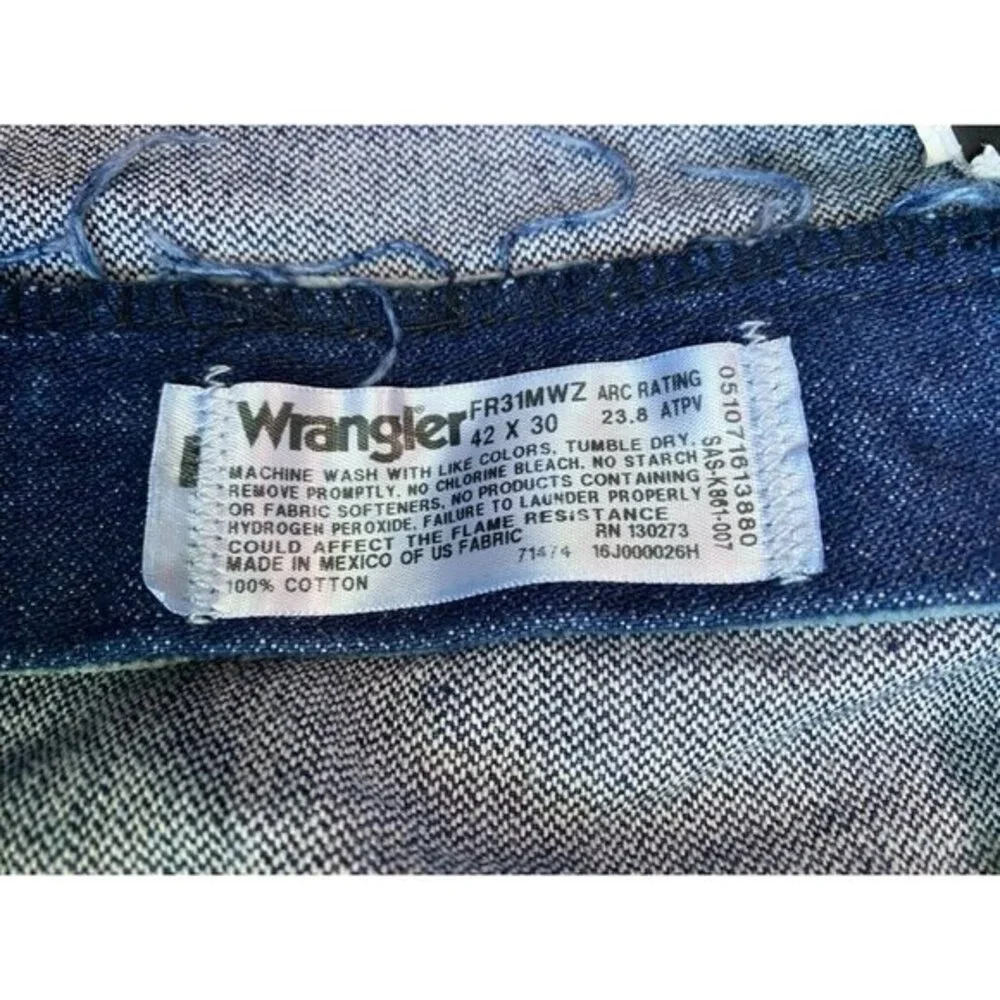 NWT Mens Wrangler Flame Resistant HRC‎ 2 31 RELAXED 2112 JEANS Size 42 X 30